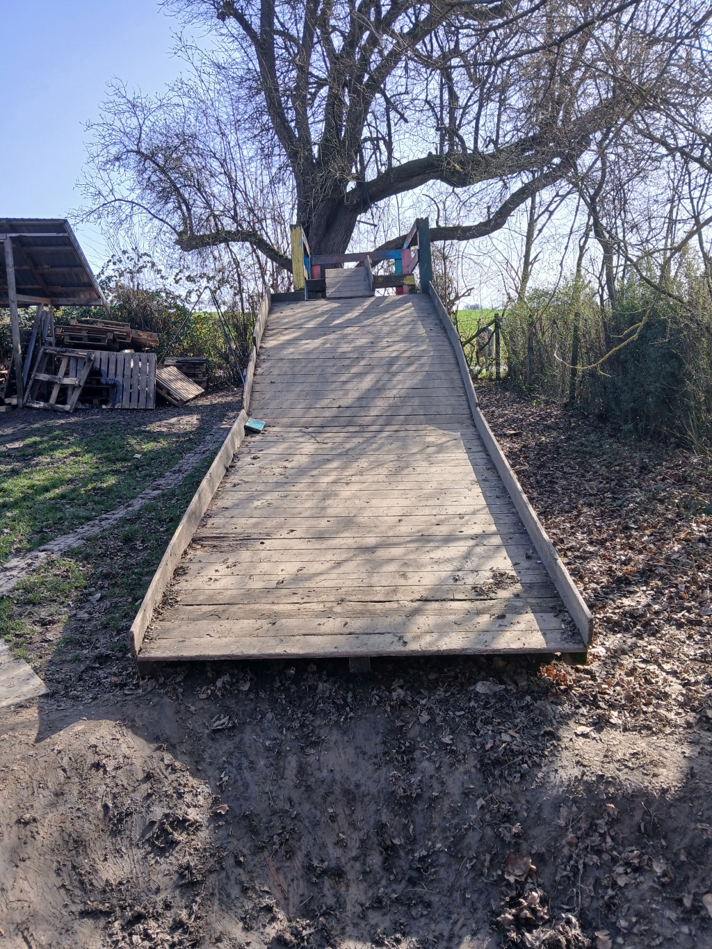 Robinson Spielplatz 02   Suche Plane B1024